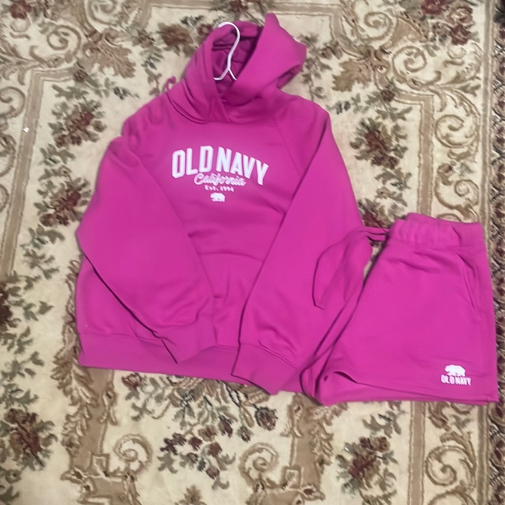 Old navy short set . Size small .